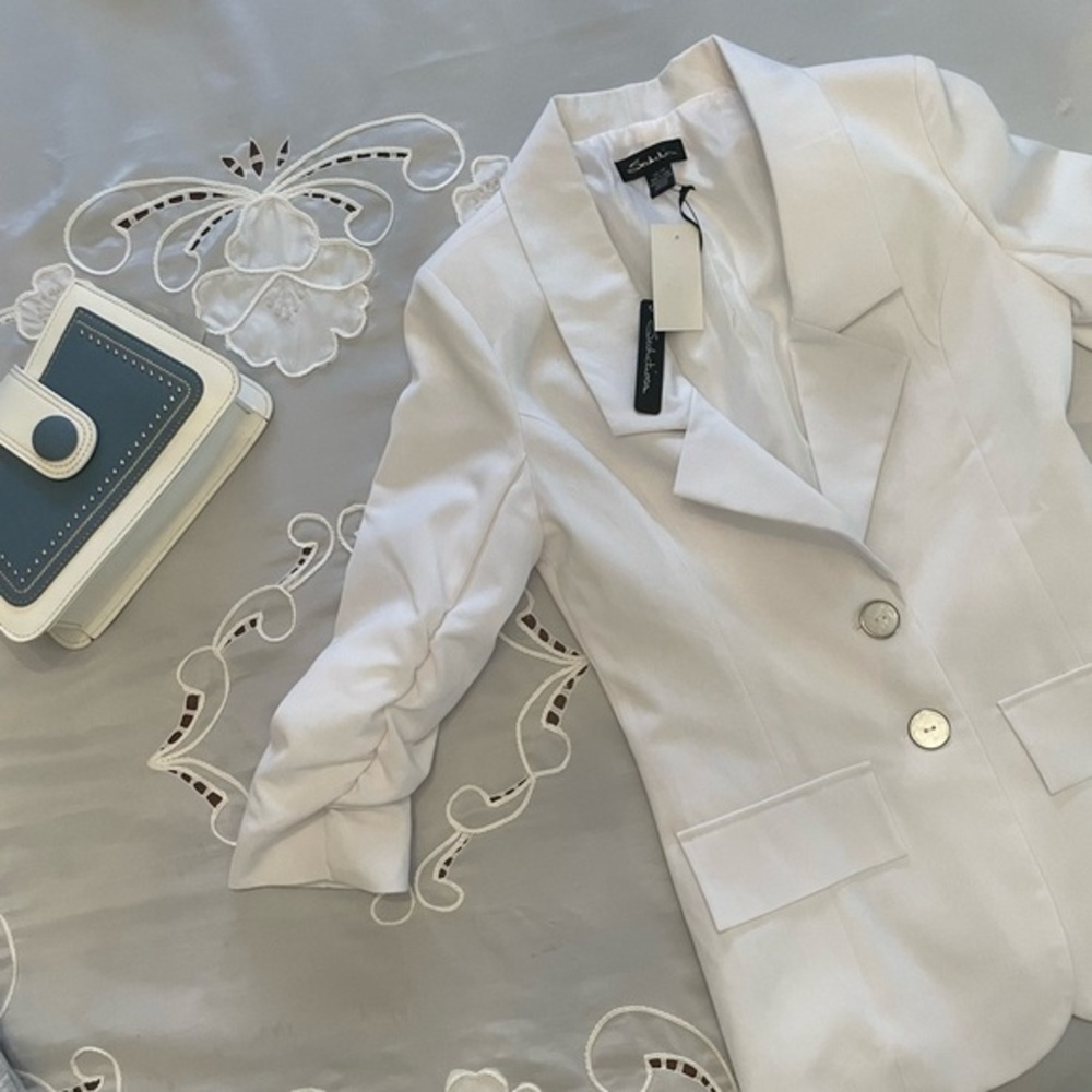 New White Fitted Blazer - Picture 10 of 11